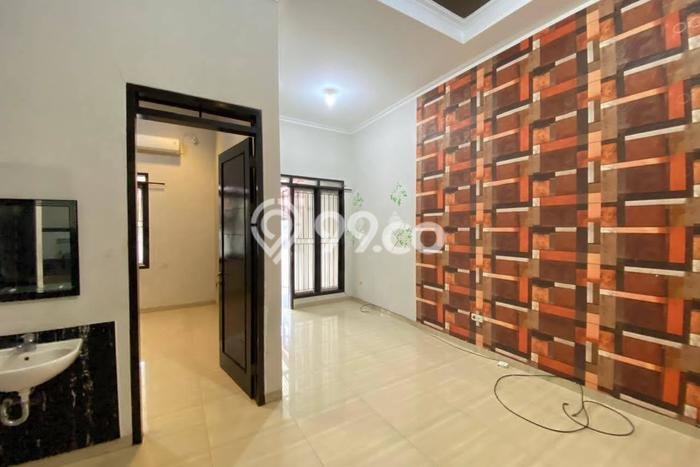 Disewakan! Rumah 2 Kamar Tidur &
2 Kamar Mandi di mekar wangi, Bandung Disewakan! Rumah 2 Kamar Tidur &
2 Kamar Mandi di mekar wangi, Bandung