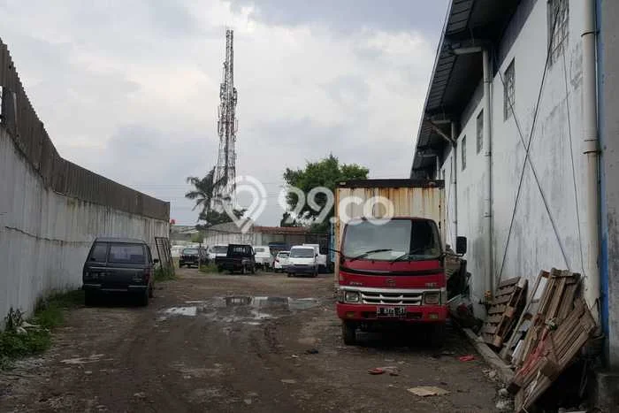 Gudang Dijual di Bandung LT 4923m2 & LB 1100m2 Lokasi Terbaik! Gudang Dijual di Bandung LT 4923m2 & LB 1100m2 Lokasi Terbaik!
