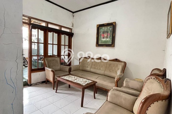 GOOD DEAL! Rumah Strategis area Waru, LT 144m2m² Bangunan 144m2m² GOOD DEAL! Rumah Strategis area Waru, LT 144m2m² Bangunan 144m2m²