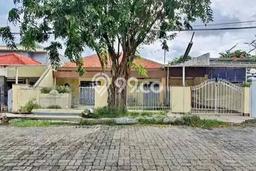 HOT DEAL! Dijual Rumah Berkualitas di Dharma Husada, Surabaya, LT 336m2m² LB 236m2m² HOT DEAL! Dijual Rumah Berkualitas di Dharma Husada, Surabaya, LT 336m2m² LB 236m2m²