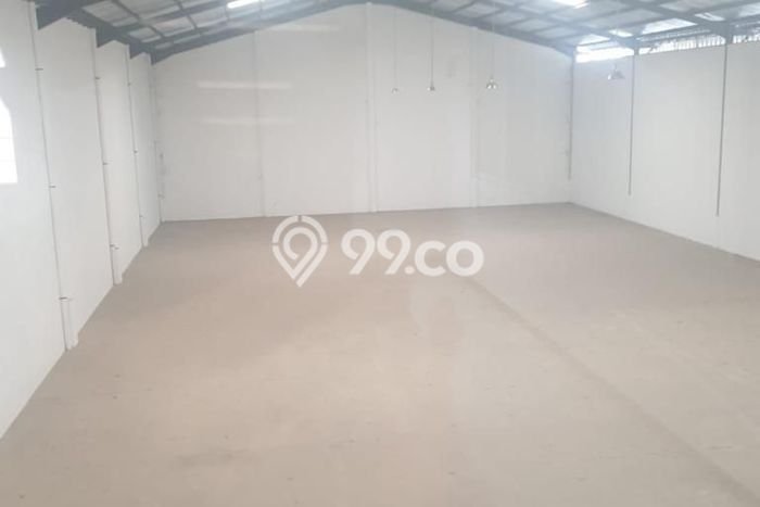 Unit Gudang Disewa Lokasi Ngaliyan, Semarang Spesifikasi Luas Bangunan 900m2 Unit Gudang Disewa Lokasi Ngaliyan, Semarang Spesifikasi Luas Bangunan 900m2