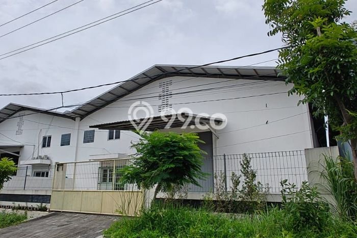 Unit Gudang Disewa Lokasi Ngaliyan, Semarang Spesifikasi Luas Bangunan 900m2 Unit Gudang Disewa Lokasi Ngaliyan, Semarang Spesifikasi Luas Bangunan 900m2