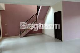 Rumah LT 200m² di Pusat Kota Rungkut, Surabaya - Harga Menarik Rumah LT 200m² di Pusat Kota Rungkut, Surabaya - Harga Menarik