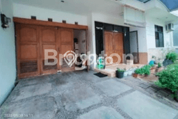 DIJUAL CEPAT! Rumah Premium di Gubeng, Surabaya, LT 240m² Bangunan 180m² Bisa Nego! DIJUAL CEPAT! Rumah Premium di Gubeng, Surabaya, LT 240m² Bangunan 180m² Bisa Nego!