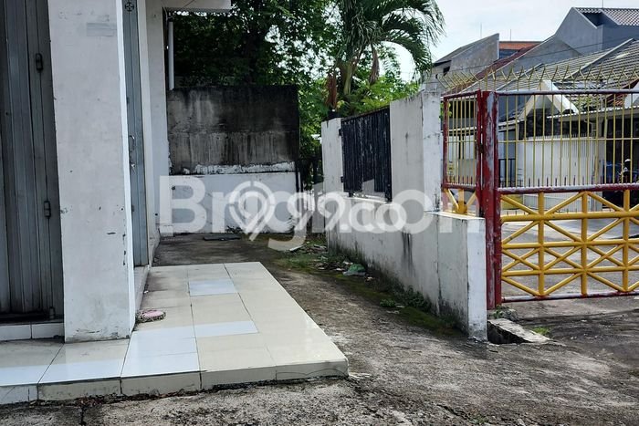 LOKASI SUPER STRATEGIS! Ruko di Nginden, Luas 77m², Ramai Pengunjung LOKASI SUPER STRATEGIS! Ruko di Nginden, Luas 77m², Ramai Pengunjung