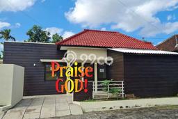 Rumah di Kediri, 2 KT, Lingkungan Asri, Luas 90m² LB 60m² Rumah di Kediri, 2 KT, Lingkungan Asri, Luas 90m² LB 60m²