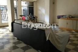 Rumah Lingkungan Asri di Tenggilis Mejoyo, Surabaya, LT 242m² Bangunan 242m² Rumah Lingkungan Asri di Tenggilis Mejoyo, Surabaya, LT 242m² Bangunan 242m²