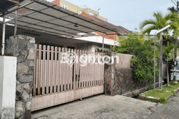 Rumah Terawat area Tenggilis Mejoyo, Surabaya, LT 325m², LB 200m² Rumah Terawat area Tenggilis Mejoyo, Surabaya, LT 325m², LB 200m²