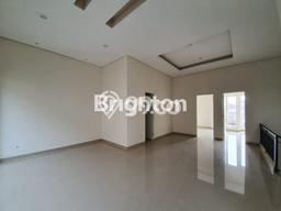 Rumah Minimalis 4 Kamar Siap Huni di Kompleks Cluster Manyar, Surabaya Rumah Minimalis 4 Kamar Siap Huni di Kompleks Cluster Manyar, Surabaya