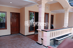 Rumah 5 KT 4 KM di Area Kutisari, Surabaya Rumah 5 KT 4 KM di Area Kutisari, Surabaya