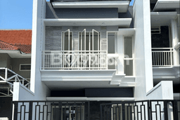 Rumah di Jemursari, Luas 825m², LB 120m² Rumah di Jemursari, Luas 825m², LB 120m²