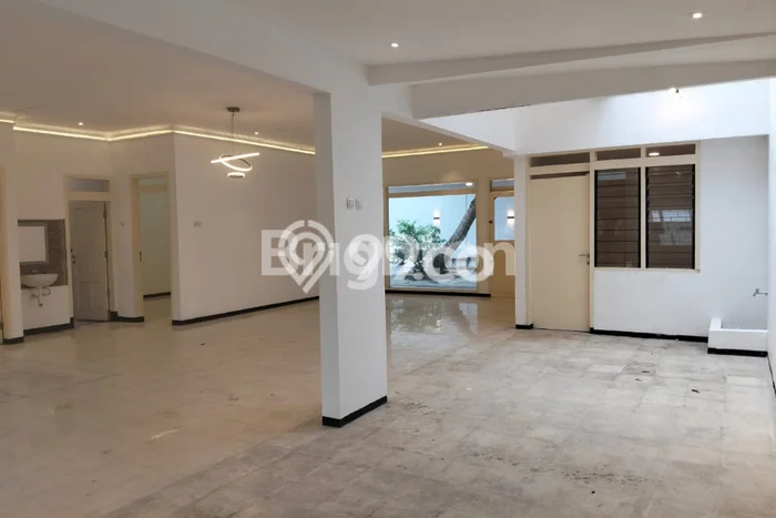 Ruko Lokasi Strategis Kawasan Pondok Tjandra, Luas 180m², Kawasan Niaga Ruko Lokasi Strategis Kawasan Pondok Tjandra, Luas 180m², Kawasan Niaga