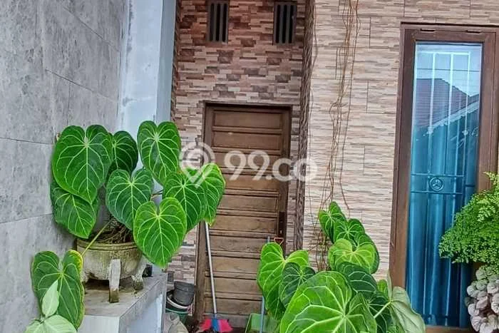 For Sale Rumah 7 Kamar Lokasi Ideal Bagus dan Strategis di Pontianak Tenggara For Sale Rumah 7 Kamar Lokasi Ideal Bagus dan Strategis di Pontianak Tenggara