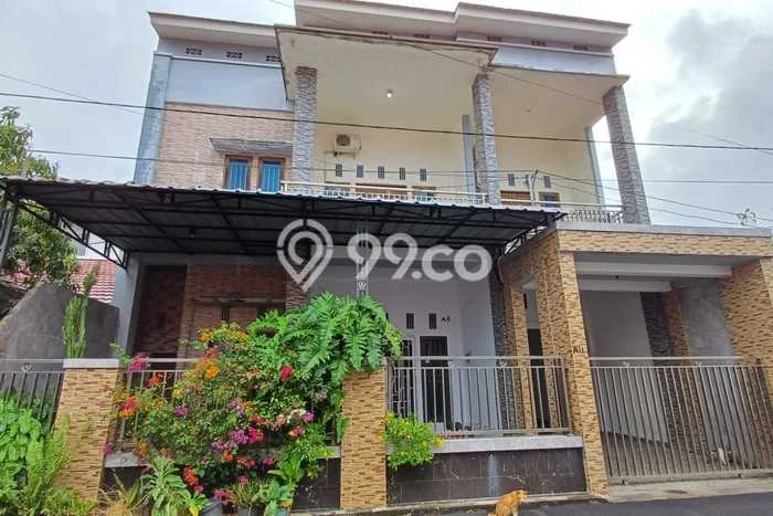 For Sale Rumah 7 Kamar Lokasi Ideal Bagus dan Strategis di Pontianak Tenggara For Sale Rumah 7 Kamar Lokasi Ideal Bagus dan Strategis di Pontianak Tenggara
