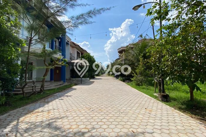 KESEMPATAN TERBAIK! Bisa KPR Rumah Minimalis lokasi Pontianak Tenggara, Pontianak, Luas 360m² Bangunan 576m² KESEMPATAN TERBAIK! Bisa KPR Rumah Minimalis lokasi Pontianak Tenggara, Pontianak, Luas 360m² Bangunan 576m²
