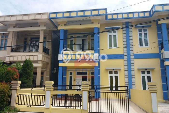 Siap Huni Rumah Mewah 4 Kamar di Pontianak Selatan Dekat ke Mana Pun Siap Huni Rumah Mewah 4 Kamar di Pontianak Selatan Dekat ke Mana Pun