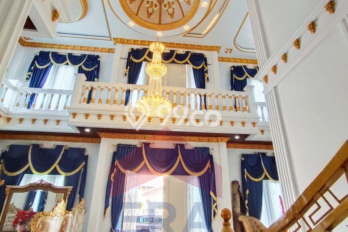 Siap Huni Rumah Mewah 7 Kamar di Pontianak Timur Dekat ke Mana Pun Siap Huni Rumah Mewah 7 Kamar di Pontianak Timur Dekat ke Mana Pun