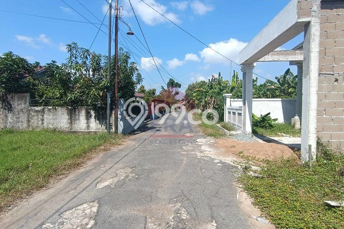 Rumah Terawat kawasan Pontianak Selatan, Pontianak, LT 610m2m² Bangunan 384m2m² DIJUAL CEPAT! Rumah Terawat kawasan Pontianak Selatan, Pontianak, LT 610m2m² Bangunan 384m2m² DIJUAL CEPAT!