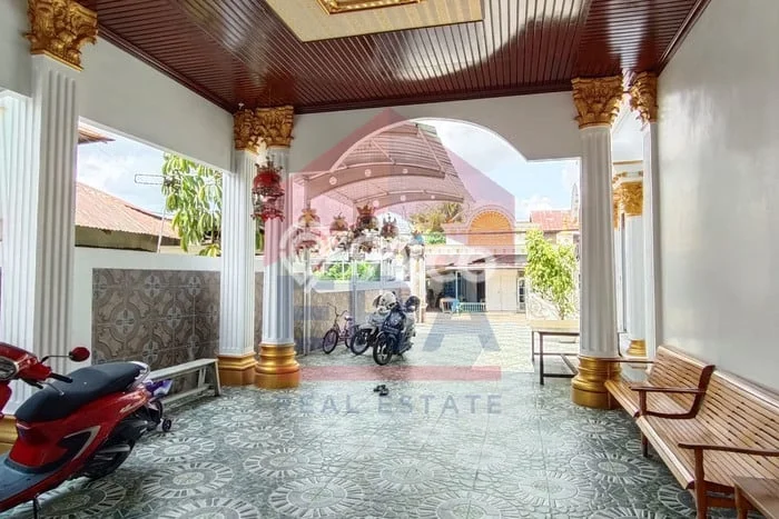 Siap Huni Rumah Mewah 7 Kamar di Pontianak Timur Dekat ke Mana Pun Siap Huni Rumah Mewah 7 Kamar di Pontianak Timur Dekat ke Mana Pun