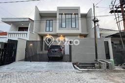 Dijual Rumah Luas Elegan Dengan View Cantik di Manyar, Surabaya Dijual Rumah Luas Elegan Dengan View Cantik di Manyar, Surabaya
