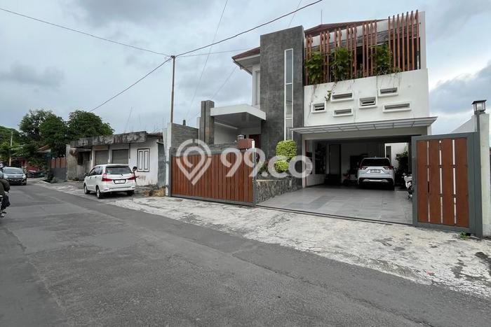 Siap Huni Rumah Mewah 4 Kamar di Mlati Dekat ke Mana Pun Siap Huni Rumah Mewah 4 Kamar di Mlati Dekat ke Mana Pun