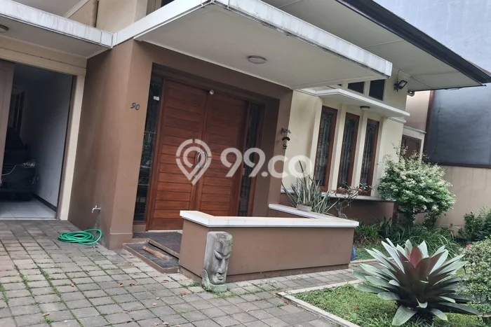 Lokasi terbaik! Rumah siap pakai dikontrakkan di Batununggal LB 190m2 Lokasi terbaik! Rumah siap pakai dikontrakkan di Batununggal LB 190m2