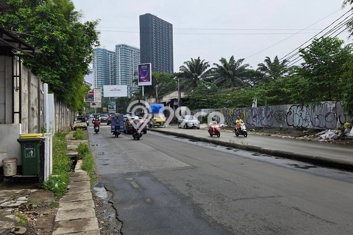 Tanah Dijual Lokasi Strategis di Tangerang Selatan dengan Luas 2250m2 Tanah Dijual Lokasi Strategis di Tangerang Selatan dengan Luas 2250m2