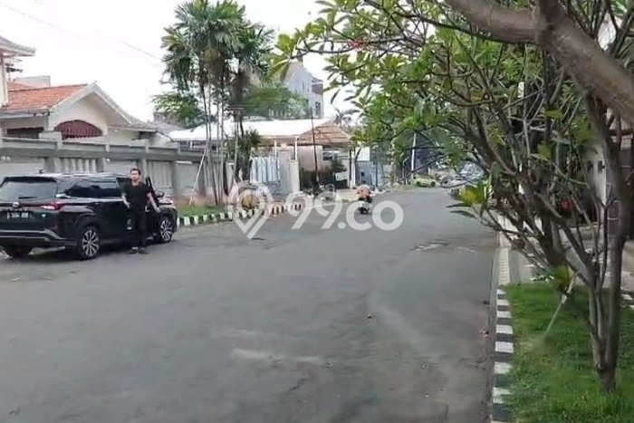 Rumah Elit Modern Siap Huni di Darmo permai Surabaya Rumah Elit Modern Siap Huni di Darmo permai Surabaya