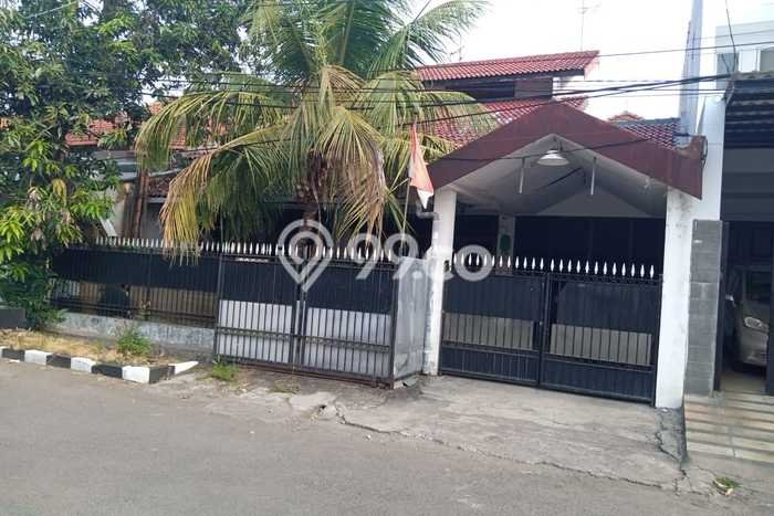 For Sale Rumah Mewah Exclusive di Wonocolo, Surabaya For Sale Rumah Mewah Exclusive di Wonocolo, Surabaya