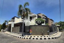 Rumah Menguntungkan di , Dekat Kawasan Komersial, Surabaya - 5 Kamar Tidur Rumah Menguntungkan di , Dekat Kawasan Komersial, Surabaya - 5 Kamar Tidur