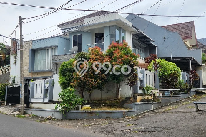 Rumah Luxury Modern Tanpa Renovasi di Bukit Sari Semarang Rumah Luxury Modern Tanpa Renovasi di Bukit Sari Semarang