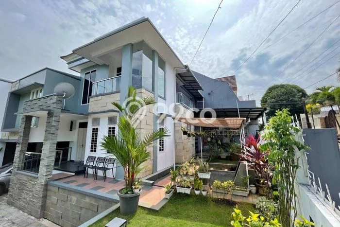 Rumah Luxury Modern Tanpa Renovasi di Bukit Sari Semarang Rumah Luxury Modern Tanpa Renovasi di Bukit Sari Semarang