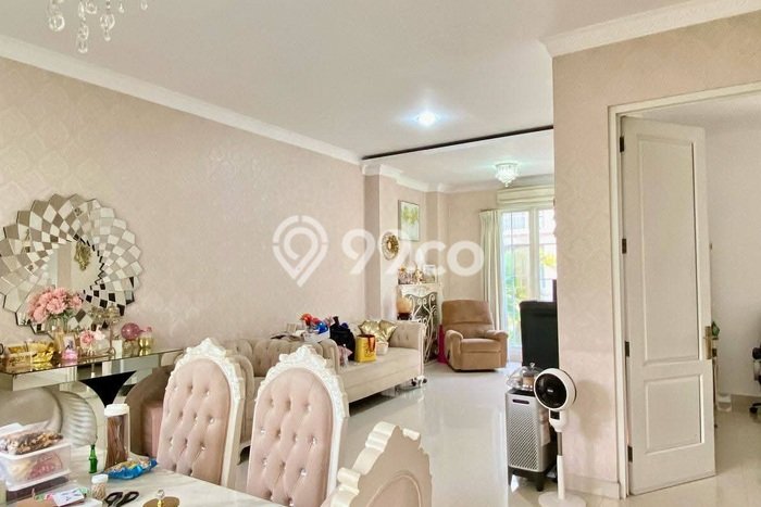 Jual Rumah Luas Elegan Dengan View Cantik di Candi Golf, Semarang Jual Rumah Luas Elegan Dengan View Cantik di Candi Golf, Semarang