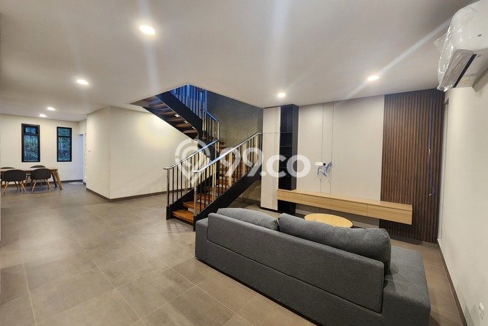 Jual Rumah Luas Elegan Dengan View Cantik di Candi Golf, Semarang Jual Rumah Luas Elegan Dengan View Cantik di Candi Golf, Semarang