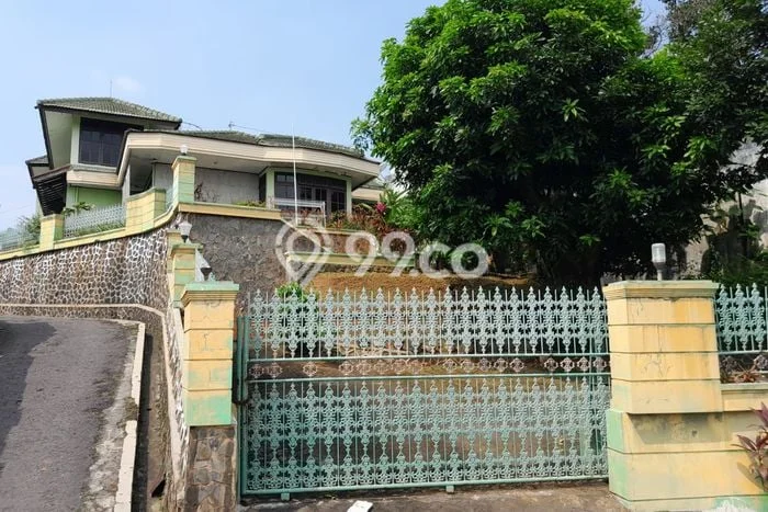Dijual Rumah Luas Elegan Dengan View Eksklusif di Srondol, Semarang Dijual Rumah Luas Elegan Dengan View Eksklusif di Srondol, Semarang