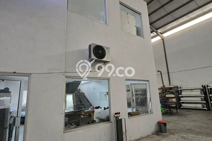 Gudang disewakan di Ngaliyan Semarang dengan luas bangunan 1300m2 Gudang disewakan di Ngaliyan Semarang dengan luas bangunan 1300m2