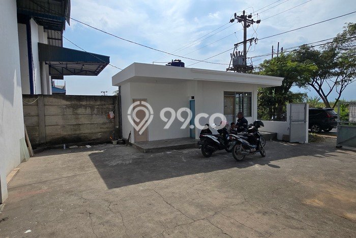 Unit Gudang Paling Strategis di Ngaliyan Semarang dengan LB 680m2 Unit Gudang Paling Strategis di Ngaliyan Semarang dengan LB 680m2