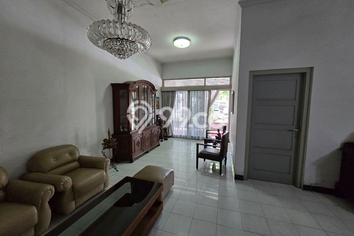 Rumah LT 676m2m² / LB 600m2m² Lokasi Strategis di , Semarang Rumah LT 676m2m² / LB 600m2m² Lokasi Strategis di , Semarang