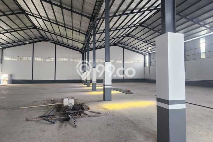 SENTRA BISNIS! Gudang Kawasan Ngaliyan, Luas 1800m2m², Lokasi Strategis SENTRA BISNIS! Gudang Kawasan Ngaliyan, Luas 1800m2m², Lokasi Strategis