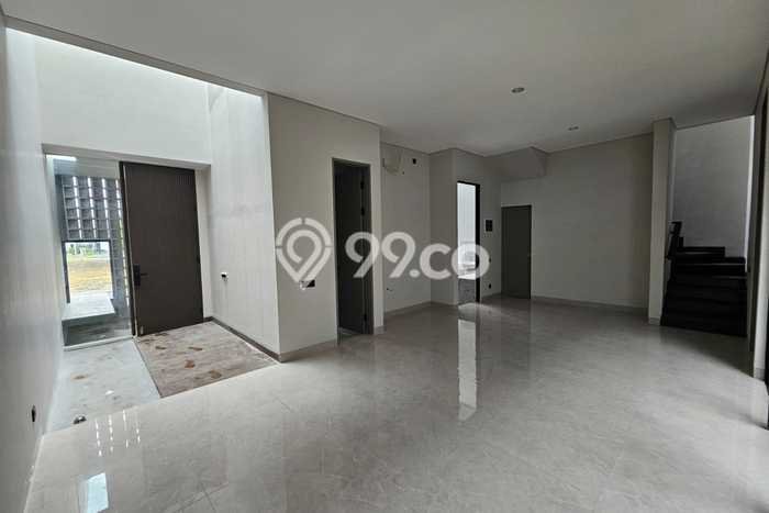 Rumah sewa siap huni 4 KT di Citraland, Surabaya Rumah sewa siap huni 4 KT di Citraland, Surabaya