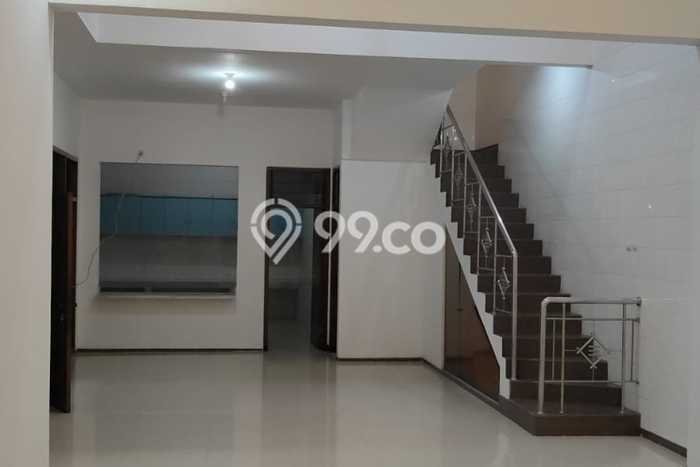 Rumah Disewakan Surabaya LT 300m2 LB 300m2 Kawasan Ngagel Rumah Disewakan Surabaya LT 300m2 LB 300m2 Kawasan Ngagel