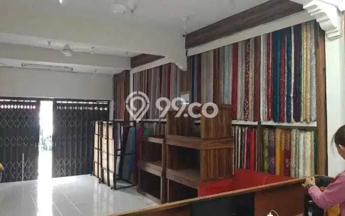 AREA BERKEMBANG! Ruko Disewakan di Gresik Kota, Luas 90m2m², Ready Bisnis AREA BERKEMBANG! Ruko Disewakan di Gresik Kota, Luas 90m2m², Ready Bisnis