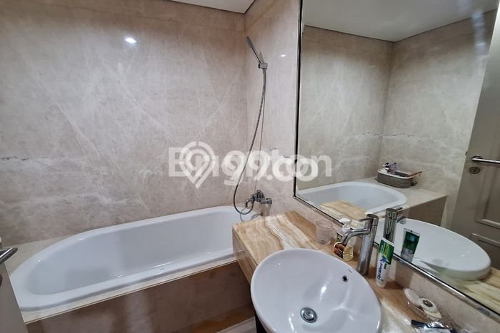 Sewa Sekarang Apartemen Strategis 3 KT, 2 KM di Kawasan Tunjungan Sewa Sekarang Apartemen Strategis 3 KT, 2 KM di Kawasan Tunjungan