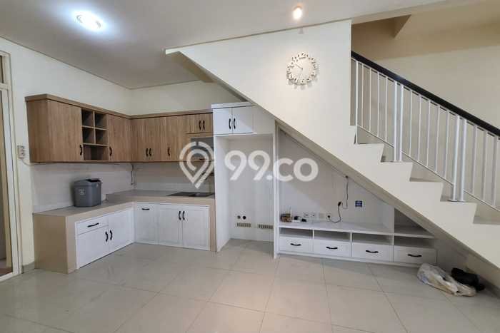 Disewakan Rumah Murah di Green Lake City Jakarta Barat dengan 2 KT Disewakan Rumah Murah di Green Lake City Jakarta Barat dengan 2 KT