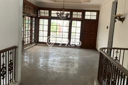Ready to Use! Premium House LT 568m2 Desain Elegan di Rawamangun Ready to Use! Premium House LT 568m2 Desain Elegan di Rawamangun