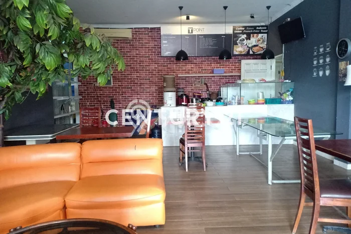 Ruko Dijual di Prime Area Jakarta Timur Luas 450m2 Ruko Dijual di Prime Area Jakarta Timur Luas 450m2