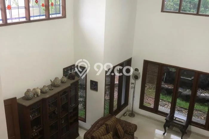 Rumah di Cinere, 4 KT, Pemandangan Kota, LT 240m2m² Bangunan 300m2m² Rumah di Cinere, 4 KT, Pemandangan Kota, LT 240m2m² Bangunan 300m2m²
