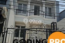 Rumah Modern Cantik 4 KT Bisa Langsung Pindah di Kelapa Gading Rumah Modern Cantik 4 KT Bisa Langsung Pindah di Kelapa Gading