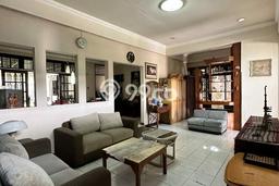 Jual Rumah Mewah Elegan Dengan View Cantik di Meruya, Jakarta Barat Jual Rumah Mewah Elegan Dengan View Cantik di Meruya, Jakarta Barat