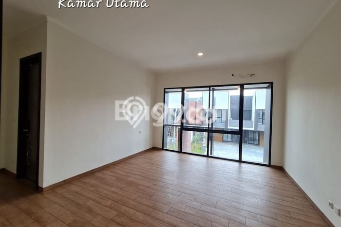 Dijual Rumah Eksklusif 3 KT di Suvarna Sutera, Tangerang Dijual Rumah Eksklusif 3 KT di Suvarna Sutera, Tangerang